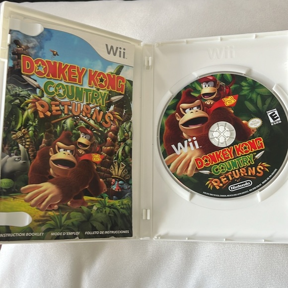 Wii - DONKEY KONG COUNTRY RETURNS - Nintendo  - Rated E - Picture 3 of 4